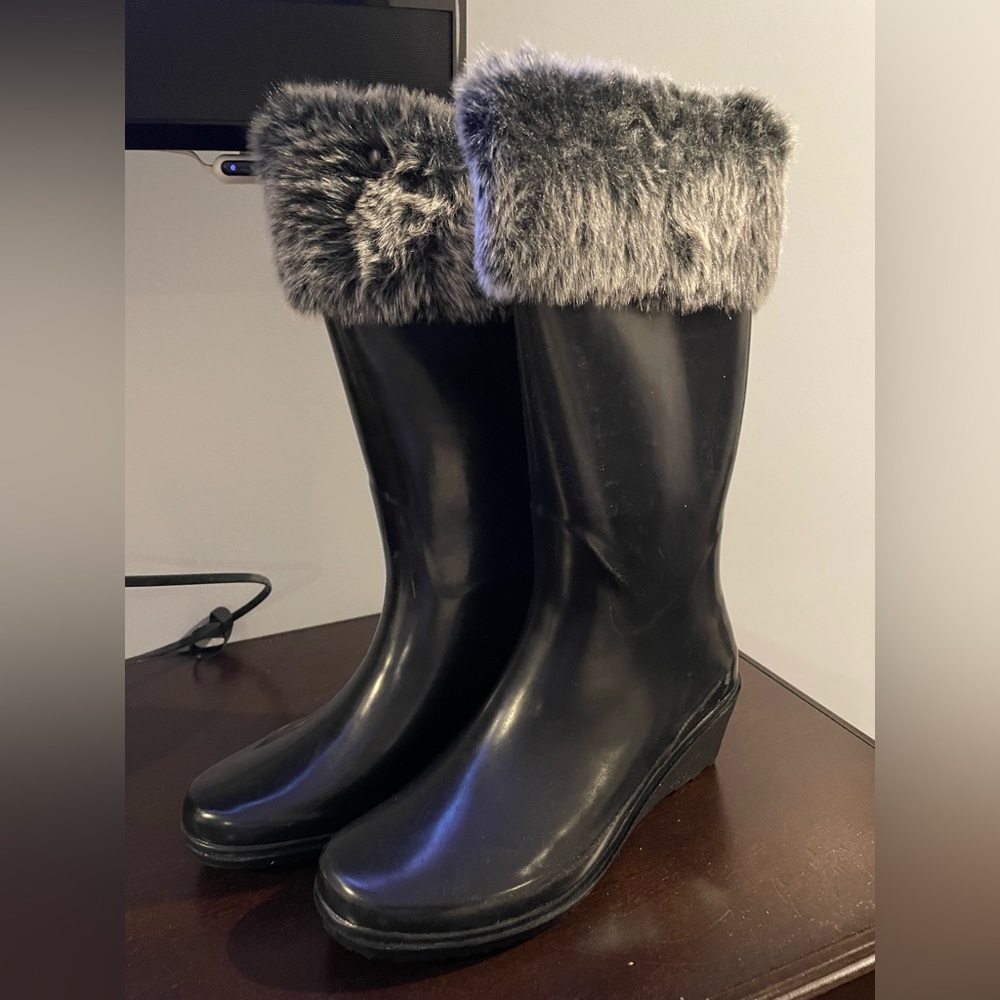 Pre-owned Charlotte Russe Rain Boots